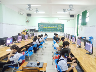 Trường TH Hòa Phú đã tổ chức thành công cuộc thi Olympic tiếng Anh trên Internet (IOE) năm học 2023-2024 cấp Thành phố