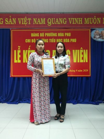 Lễ Kết Nạp Đảng Viên Mới