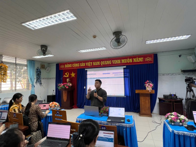 Trường Tiểu học Hòa Phú tổ chức tập huấn nhập điểm, đánh giá học sinh, đăng ký chữ ký số và triển khai học bạ số theo chỉ đạo của phòng GDĐT thành phố Thủ Dầu Một